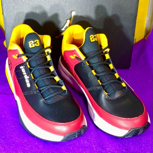 Jordan Max Aura 3 SE Gym Red Black University Gold DJ6245 607 Men’s 7 Wmns 8.5 - Picture 2 of 12